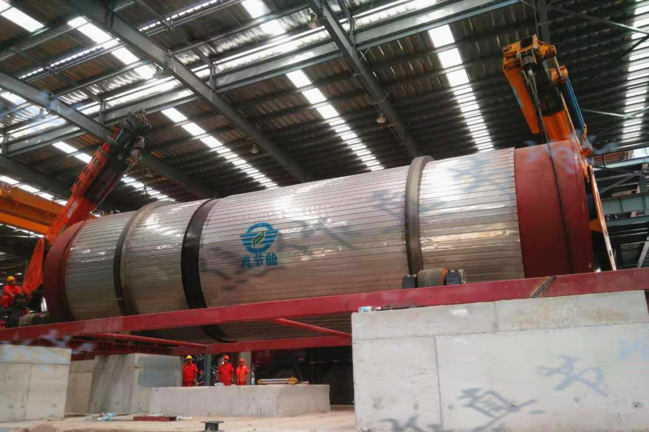 泰興“危廢”污泥干燥機(jī)安裝進(jìn)行時